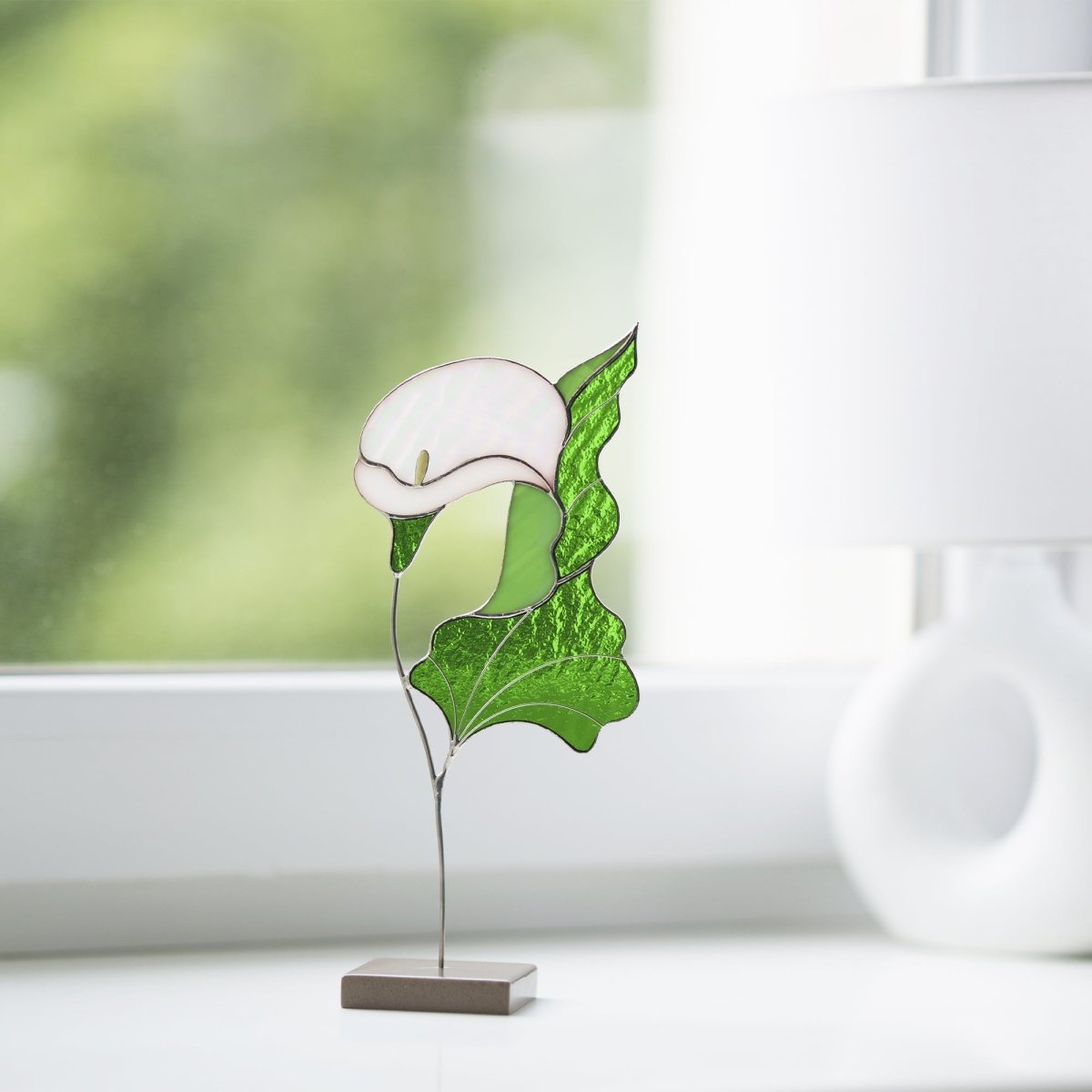 suncatcher stained_glass Calla Lily Stained Glass Table Decor – Elegant Floral Sculpture on Stone Base
