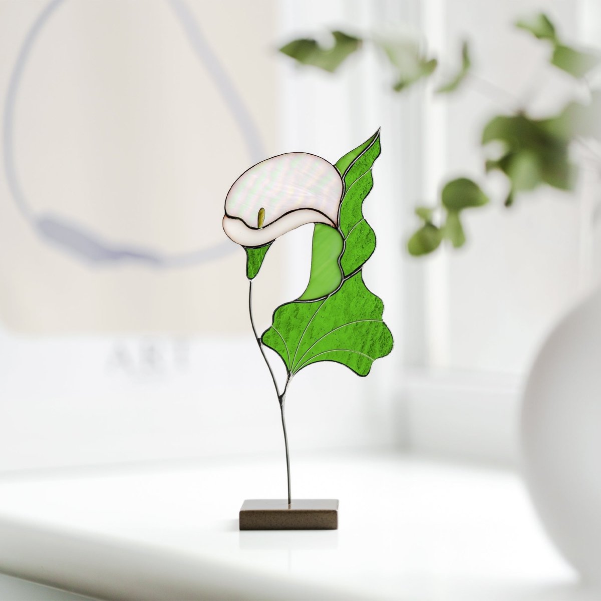 suncatcher stained_glass Calla Lily Stained Glass Table Decor – Elegant Floral Sculpture on Stone Base