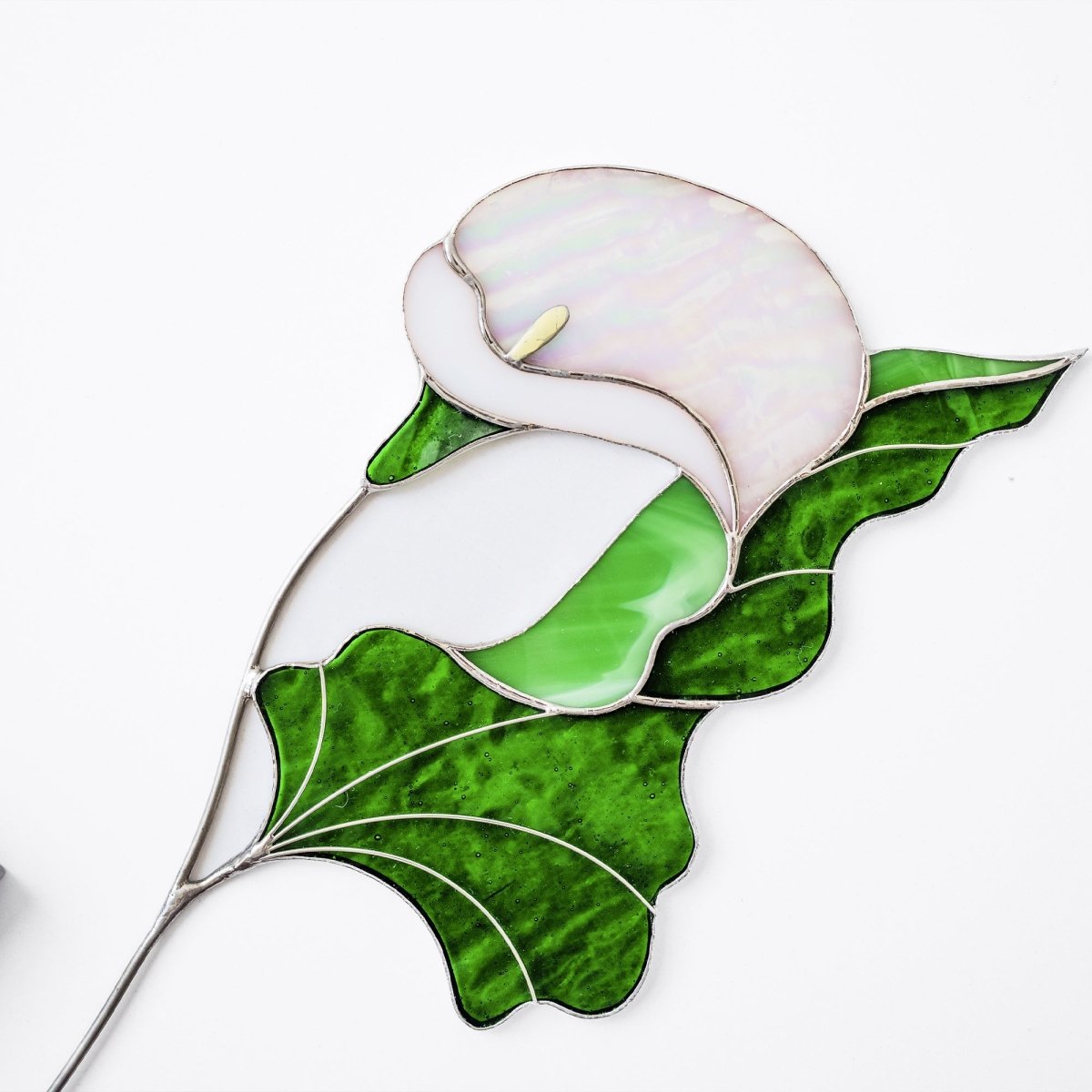 suncatcher stained_glass Calla Lily Stained Glass Table Decor – Elegant Floral Sculpture on Stone Base