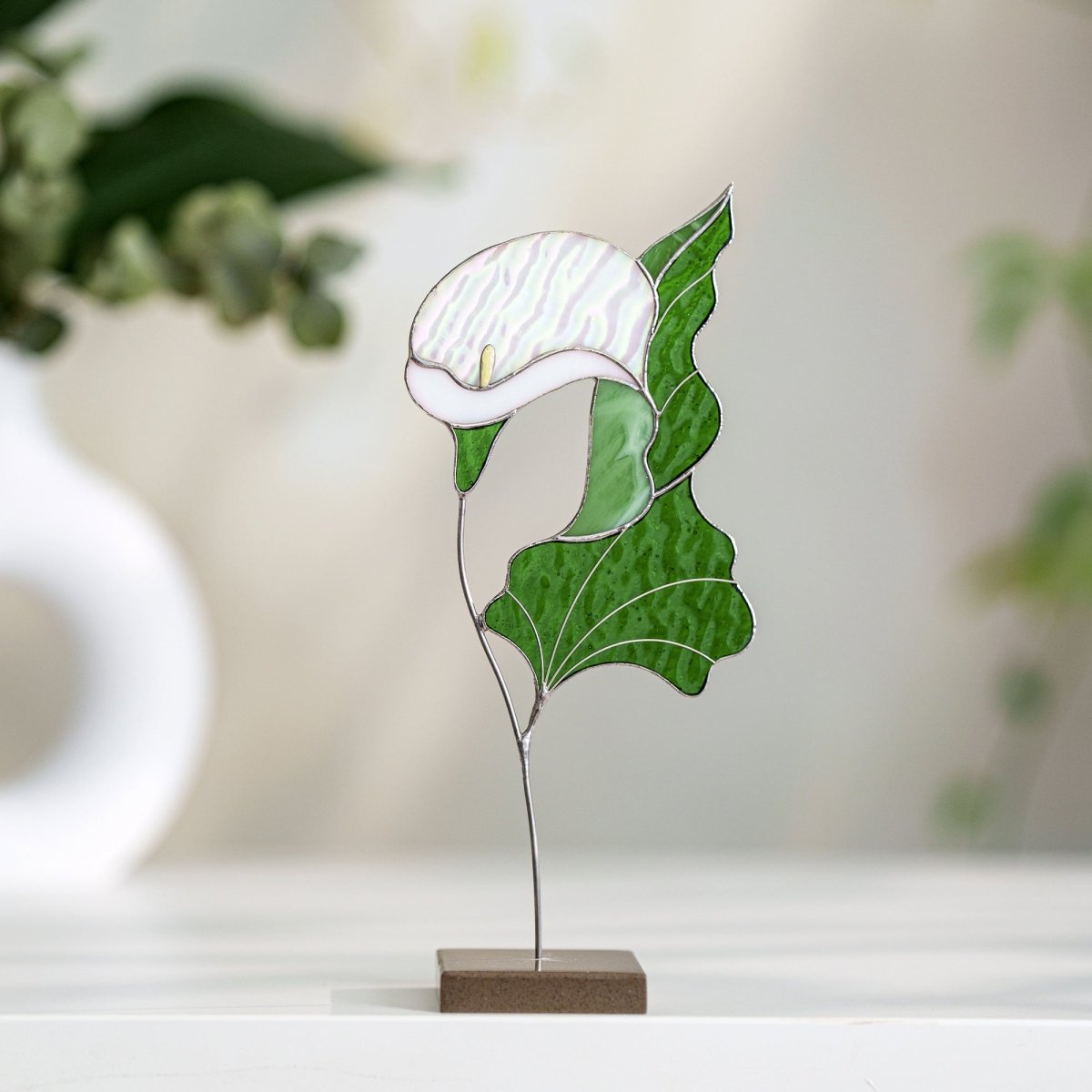 suncatcher stained_glass Calla Lily Stained Glass Table Decor – Elegant Floral Sculpture on Stone Base
