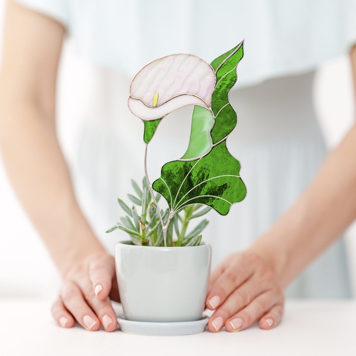 suncatcher stained_glass Calla Lily Stained Glass Table Decor – Elegant Floral Sculpture on Stone Base