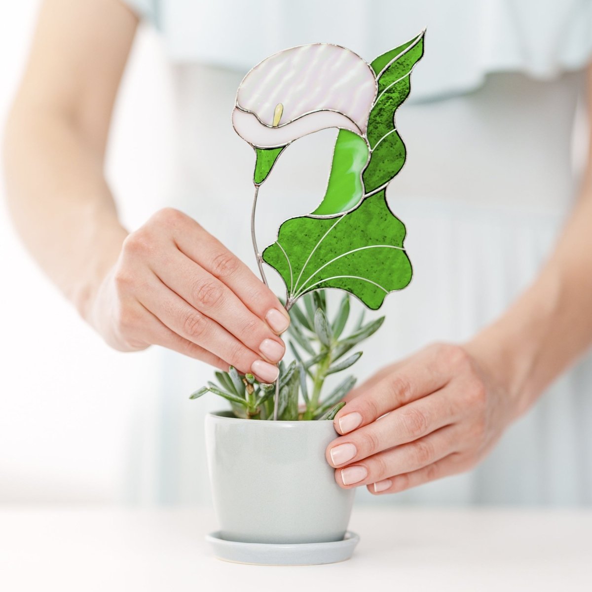 suncatcher stained_glass Calla Lily Stained Glass Table Decor – Elegant Floral Sculpture on Stone Base
